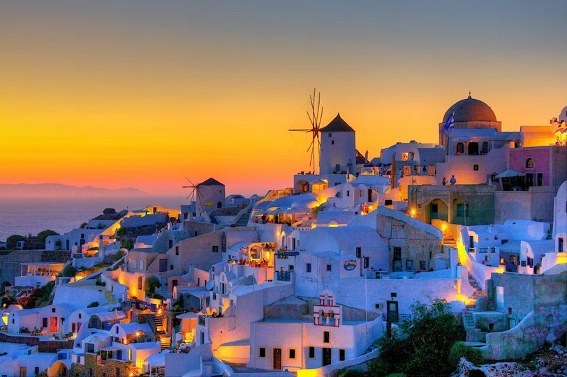 Best time to visit Santorini - 1